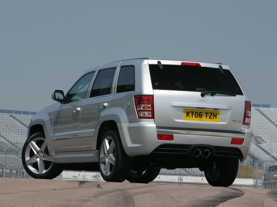  Jeep Grand Cherokee SRT8 2006 года  (UK) (фото 6 из 15)